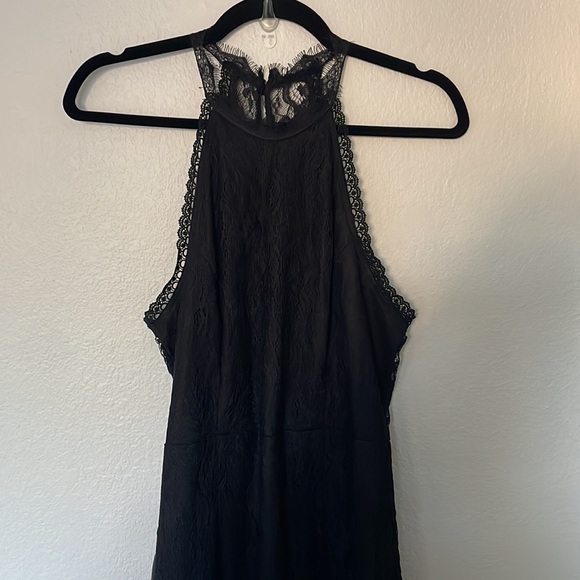 Lulus Dresses & Skirts - Lulus Lace Dress